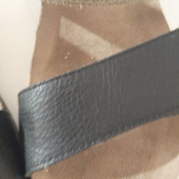 Beautiful Naot leather strap adjustable sandals - Picture 10 of 11